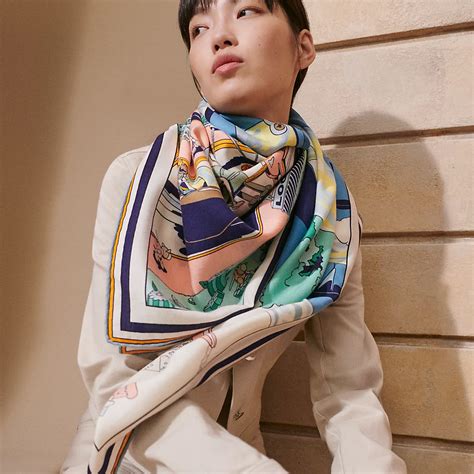 Hermès Locomotion shawl 140 .